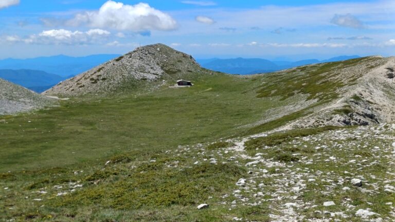 Capanna di Sevice e Monte Velino. Domenica 7 luglio 2024. 